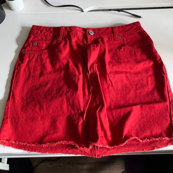 Red jean skirt - Picture 1 of 3